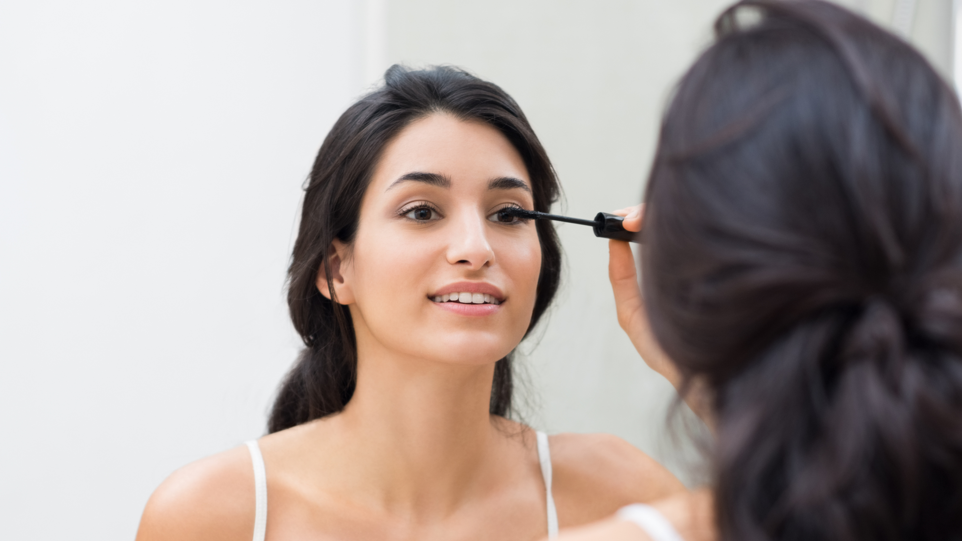 GET PERFECTLY COATED LASHES: Tips to Build Volume, Prevent Clumps, and Curl